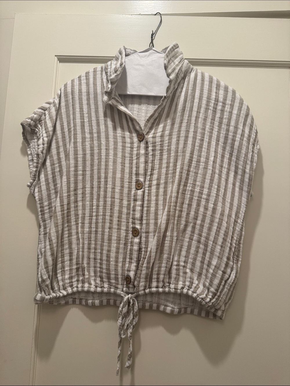 beachlunchlounge Striped Button-Front Tie-Hem Top - White & Taupe